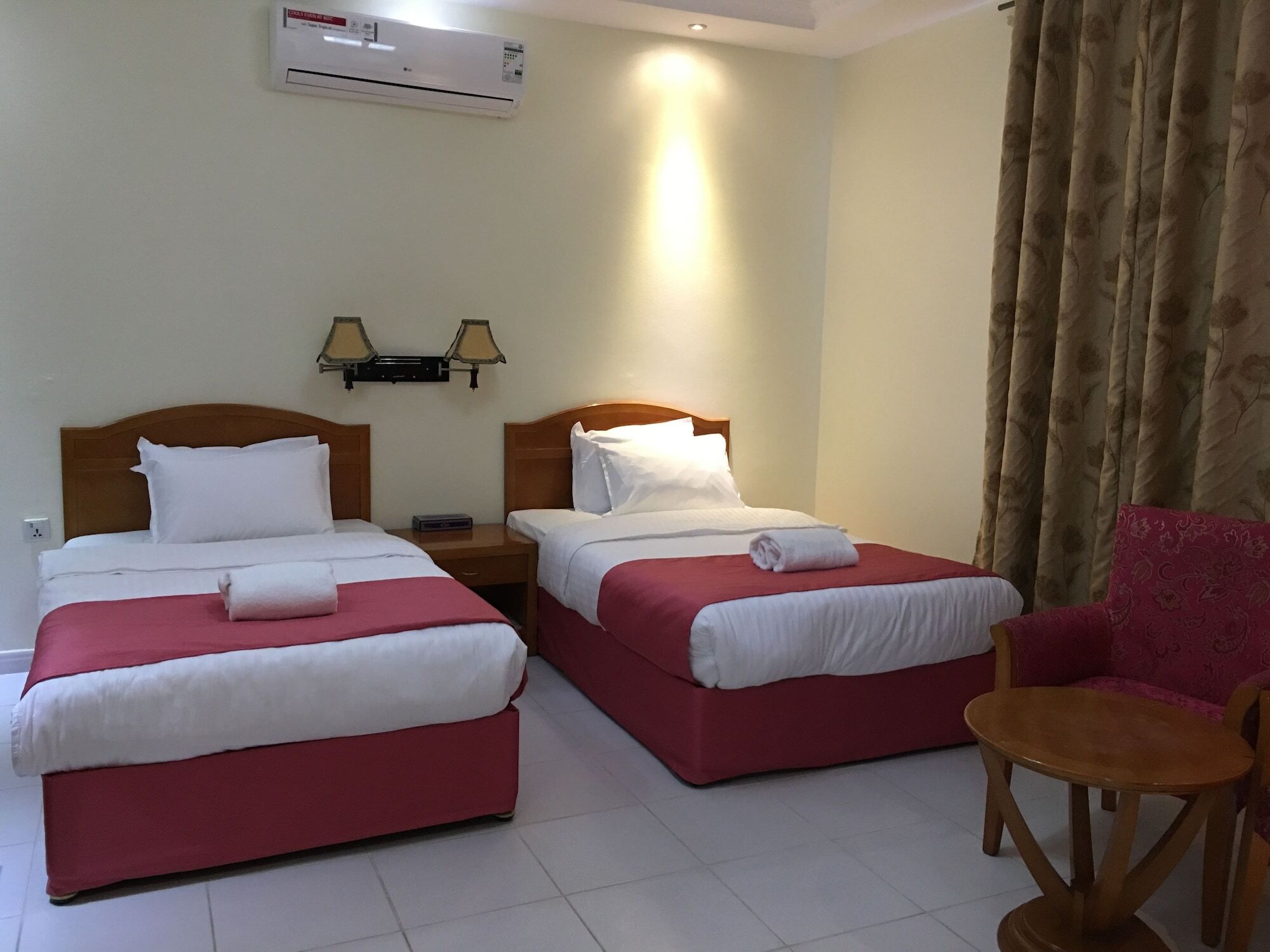 Oyo 366 Waves Hotel Ajman Exterior foto